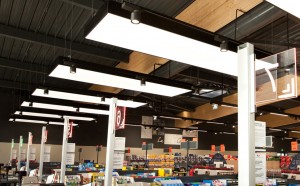 Eclairage d'un supermarché 100% LED, zone caisses